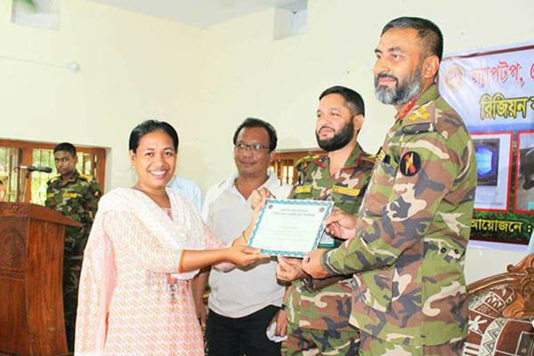 ‘লংগদু সেনা জোন উন্নয়নমুখী শিক্ষানীতি বাস্তবায়নে ভূমিকা রাখছে’