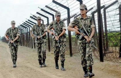 বাংলাদেশে গরু পাচারে বাধা দেওয়ায় বিএসএফ সদস্যকে কুপিয়ে জখম
