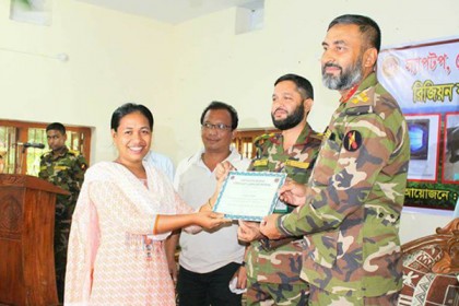‘লংগদু সেনা জোন উন্নয়নমুখী শিক্ষানীতি বাস্তবায়নে ভূমিকা রাখছে’