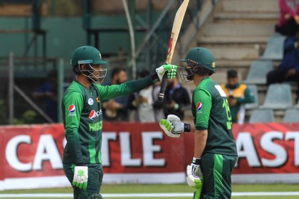 ৩৯৯, 'আক্ষেপ' বাড়াল পাকিস্তানের!