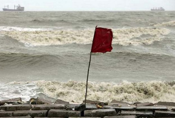 দেশের সমুদ্রবন্দরে ৩ নম্বর সতর্ক সংকেত