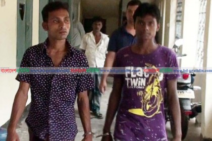 লক্ষ্মীপুরে তিন ছাত্রী অপহরণকালে বখাটে দুই যুবক আটক