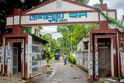 জগন্নাথ হলের ভবন থেকে পড়ে দুই শ্রমিকের মৃত্যু 