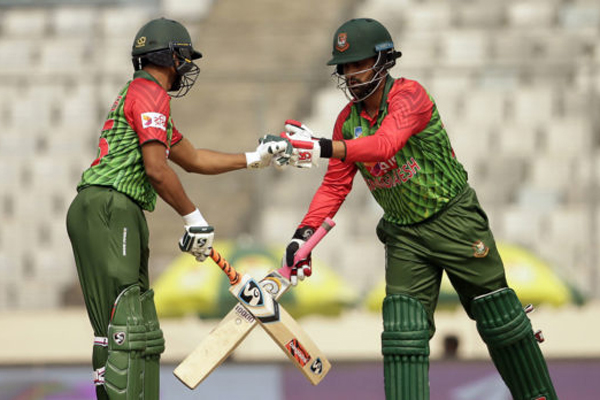 সাকিব-তামিমের ব্যাটে এগুচ্ছে বাংলাদেশ