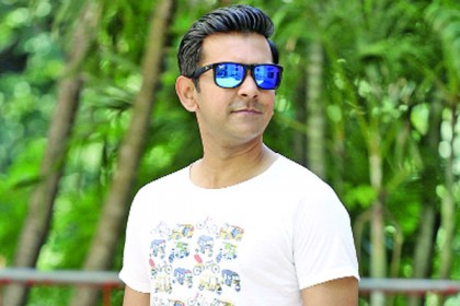 তাহসানের একলা হওয়ার আবেদন (ভিডিও)
