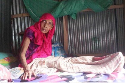 বিত্তবান সন্তানদের অবহেলায় মৃত্যুর অপেক্ষায় মা-বাবা

