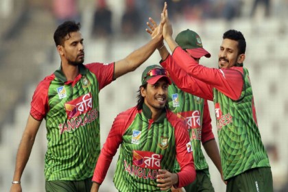 টস জিতে ব্যাটিংয়ে বাংলাদেশ
