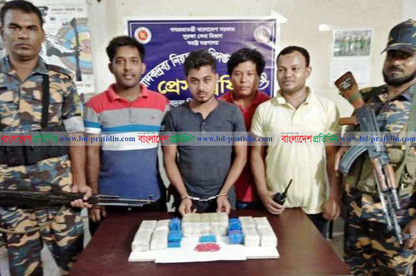 টেকনাফে ৩০ হাজার পিস ইয়াবাসহ আটক ১
