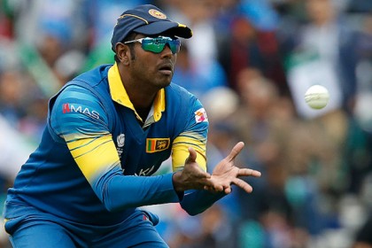 নেতৃত্বে ফিরলেন ম্যাথুজ