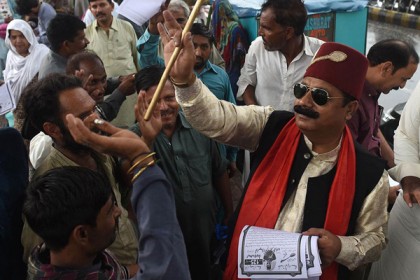 ৪১ বার ভোটে হেরেও ক্লান্তি নেই তার!