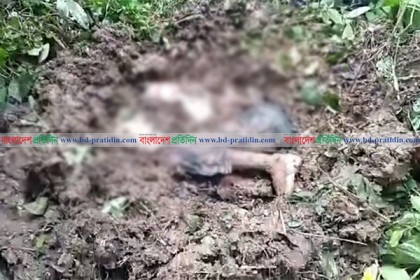 মাটি খুঁড়ে পাওয়া গেল ট্রাকচালকের ক্ষতবিক্ষত মরদেহ