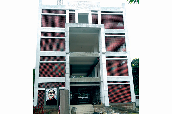 উদ্বোধনের অপেক্ষায় বোচাগঞ্জ মুক্তিযোদ্ধা কমপ্লেক্স