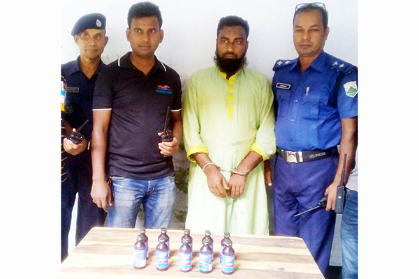 বগুড়ায় ফেনসিডিলসহ মসজিদের ইমাম গ্রেফতার