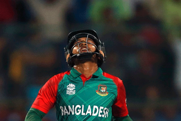 সাকিবের পর মুশফিকের বিদায়