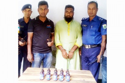বগুড়ায় ফেনসিডিলসহ মসজিদের ইমাম গ্রেফতার
