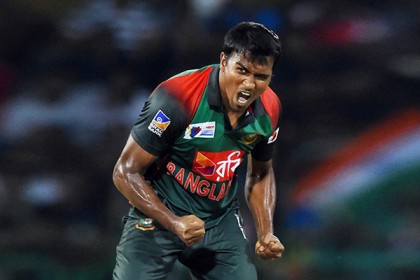 হেটমেয়ারকে গালি দিয়ে ডিমেরিট পেলেন রুবেল