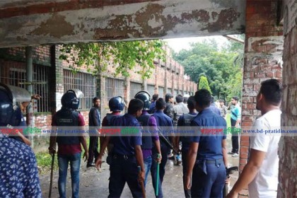 চবিতে ছাত্রলীগের দুই পক্ষের সংঘর্ষে আহত ৮ 
