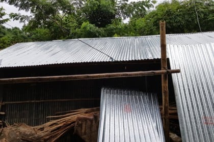 
কাপ্তাই ইউএনও'র উদ্যোগে ঘর পেলেন গৃহকর্মী সোহাগী 

