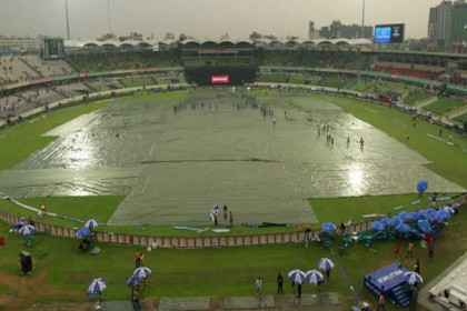 বৃষ্টির বাগড়ায় আপাতত খেলা বন্ধ