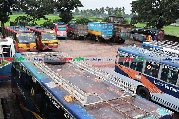 চুয়াডাঙ্গায় অনির্দিষ্টকালের পরিবহন ধর্মঘট
