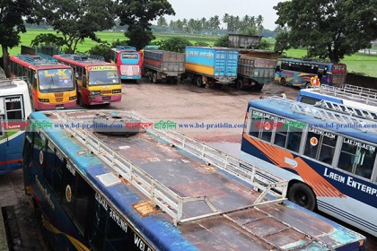 চুয়াডাঙ্গায় অনির্দিষ্টকালের পরিবহন ধর্মঘট