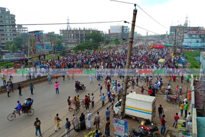 শিমরাইলে শিক্ষার্থীদের অবস্থান, ঢাকা-চট্টগ্রাম ও ঢাকা-সিলেট মহাসড়ক বন্ধ