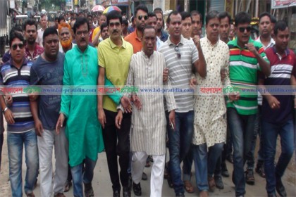 তিন সিটি নির্বাচনে অনিয়মের প্রতিবাদে সিরাজগঞ্জে বিক্ষোভ