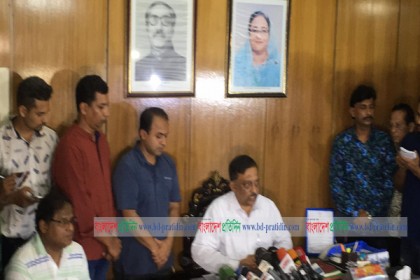 ফিরে যাও, যার কাজ তাকে কাজ করতে দাও : স্বরাষ্ট্রমন্ত্রী 