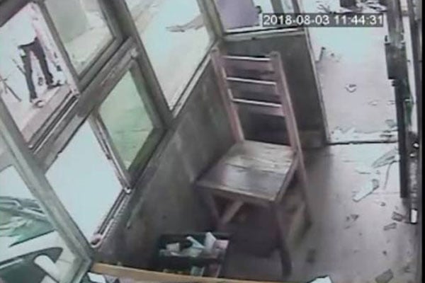 এএসপি ভাঙচুর করলেন টোলপ্লাজা