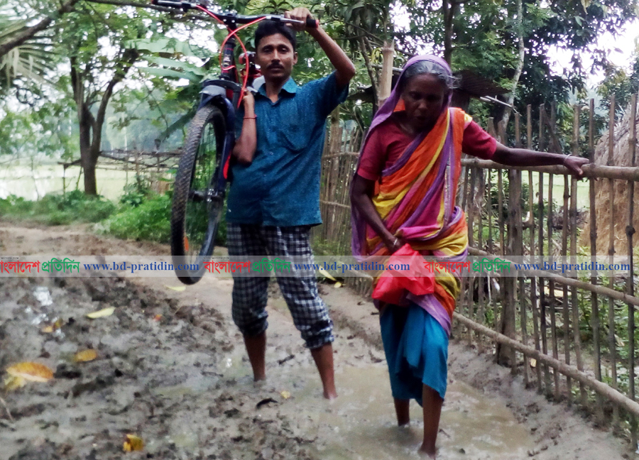 ১০ হাত রাস্তার জন্য ৩ গ্রামের মানুষের ভোগান্তি