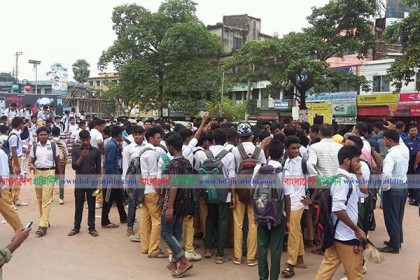 নাটোরে দ্বিতীয় দিনেও বাস চলাচল বন্ধ