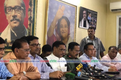 'ছাত্র-ছাত্রীদের পোশাক পরে কিছু দুর্বৃত্ত হামলা চালিয়েছে'