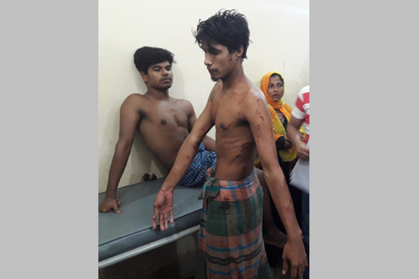 নোয়াখালীতে সন্ত্রাসী হামলায় তিন সহোদরসহ গুলিবিদ্ধ  ৯

