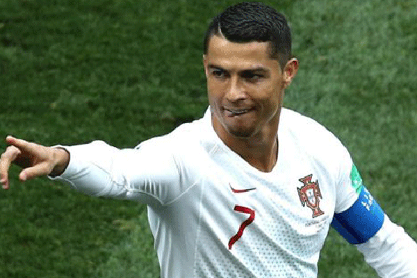 ফের আলোচনার তুঙ্গে রোনালদো