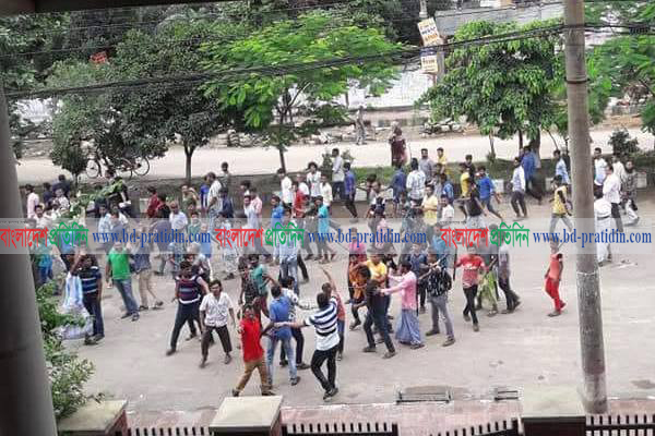 আফতাব নগরে শিক্ষার্থীদের সঙ্গে শ্রমিক লীগের ধাওয়া-পাল্টা ধাওয়া