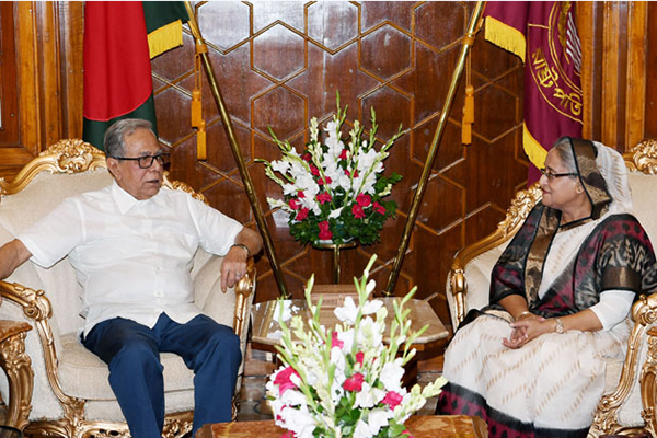 রাষ্ট্রপতির সঙ্গে প্রধানমন্ত্রীর সৌজন্য সাক্ষাৎ
