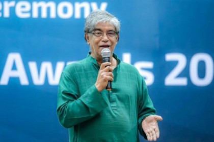 'ফেসবুক নয়, রাষ্ট্র বাঁচাবো'