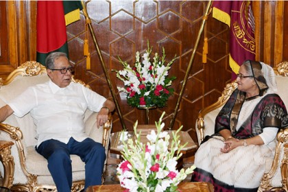 রাষ্ট্রপতির সঙ্গে প্রধানমন্ত্রীর সৌজন্য সাক্ষাৎ