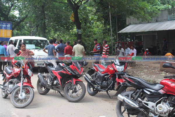 বাগেরহাটে ট্রাফিক সপ্তাহ, তৃতীয় দিনে ৭০ মামলা