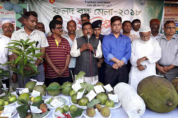 ফুলপুরে ফলদ বৃক্ষ মেলার উদ্বোধন