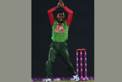 ২৫ সেলাই নাজমুলের আঙুলে!