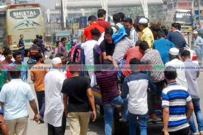 'অহন তো পুলাপান নাই, আসলে হ্যাগো লাইসেন্স নাই'