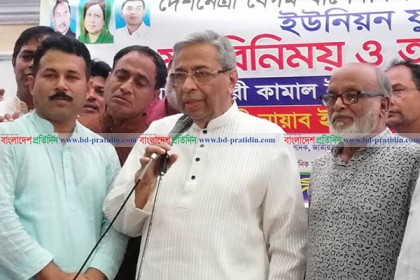 'গুন্ডা বাহিনী নামিয়ে ছাত্রদের আন্দোলন থামানো হয়েছে'