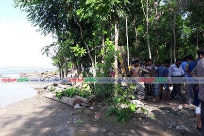 শরীয়তপুরে লঞ্চঘাট ধসে নিখোঁজ ৫