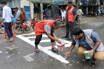 মাগুরায় স্কুল-কলেজের সামনে জেব্রা ক্রসিং তৈরি