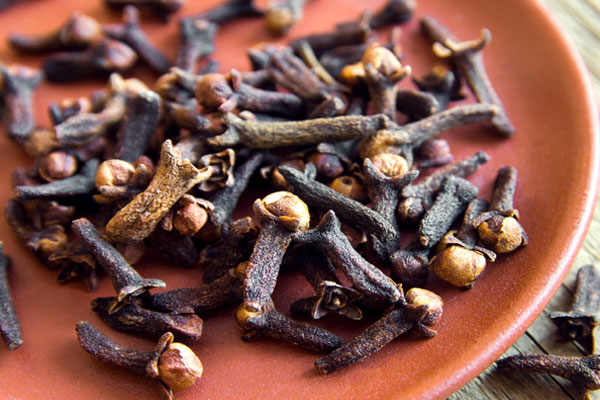 লিভারের কর্মক্ষমতা বাড়ায় লবঙ্গ