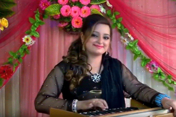পাকিস্তানে স্বামীর গুলিতে অভিনেত্রী নিহত