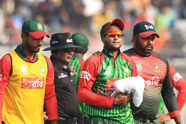 সেই ব্যথা আর সইতে পারছেন না সাকিব