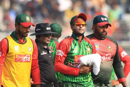 সেই ব্যথা আর সইতে পারছেন না সাকিব