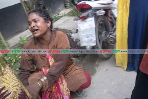গৌরীপুরে মাইক্রোবাস চাপায় নিহত ২